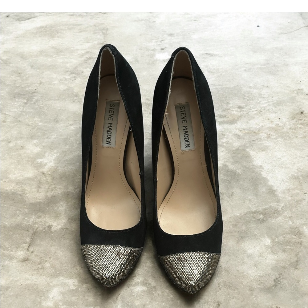 Steve Madden Black Heels with Gold Accents size 8